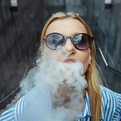 Vaping tomoq og'rig'iga sabab bo'ladimi?